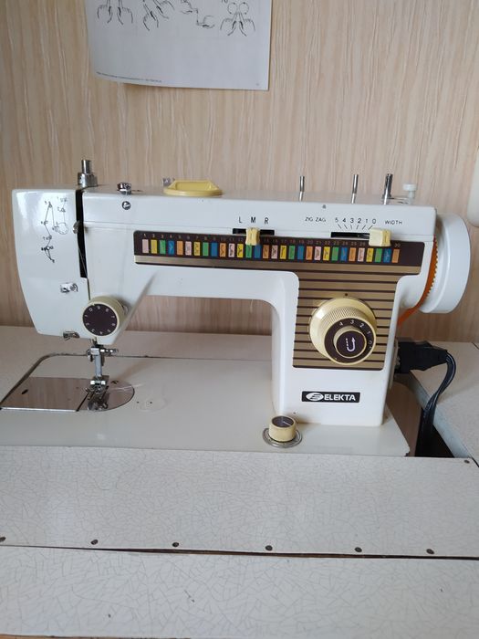 Японская швейная машинка Elekta