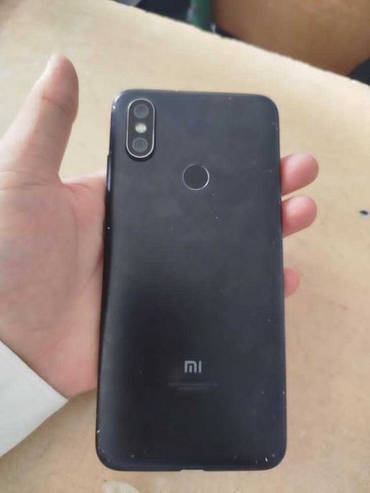 Redmi x6 4/64gb.