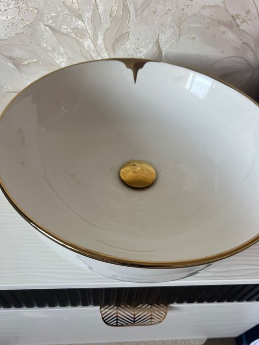 Умывальник с комотом