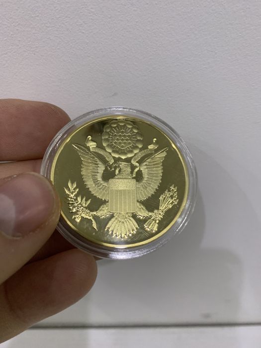 Чисто нови неразопаковани монети!!!