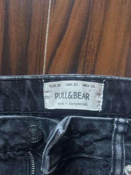 Vand blugi vara Bershka numar 38 impecabili