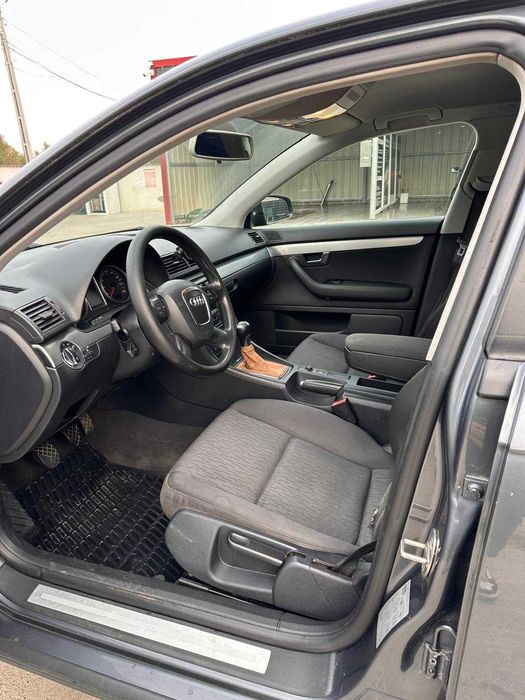 Vând.  Audi A4.B7