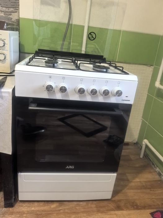 Продам газовую плиту