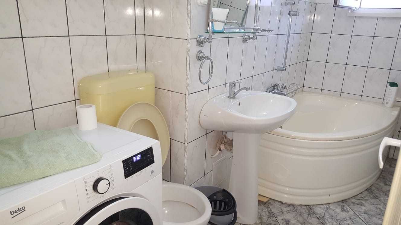 Apartament cu 2 camere, de vanzare - zona Rogerius, Oradea