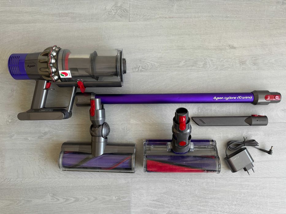 Aspirator vertical cu acumulator Dyson V10 Cyclone