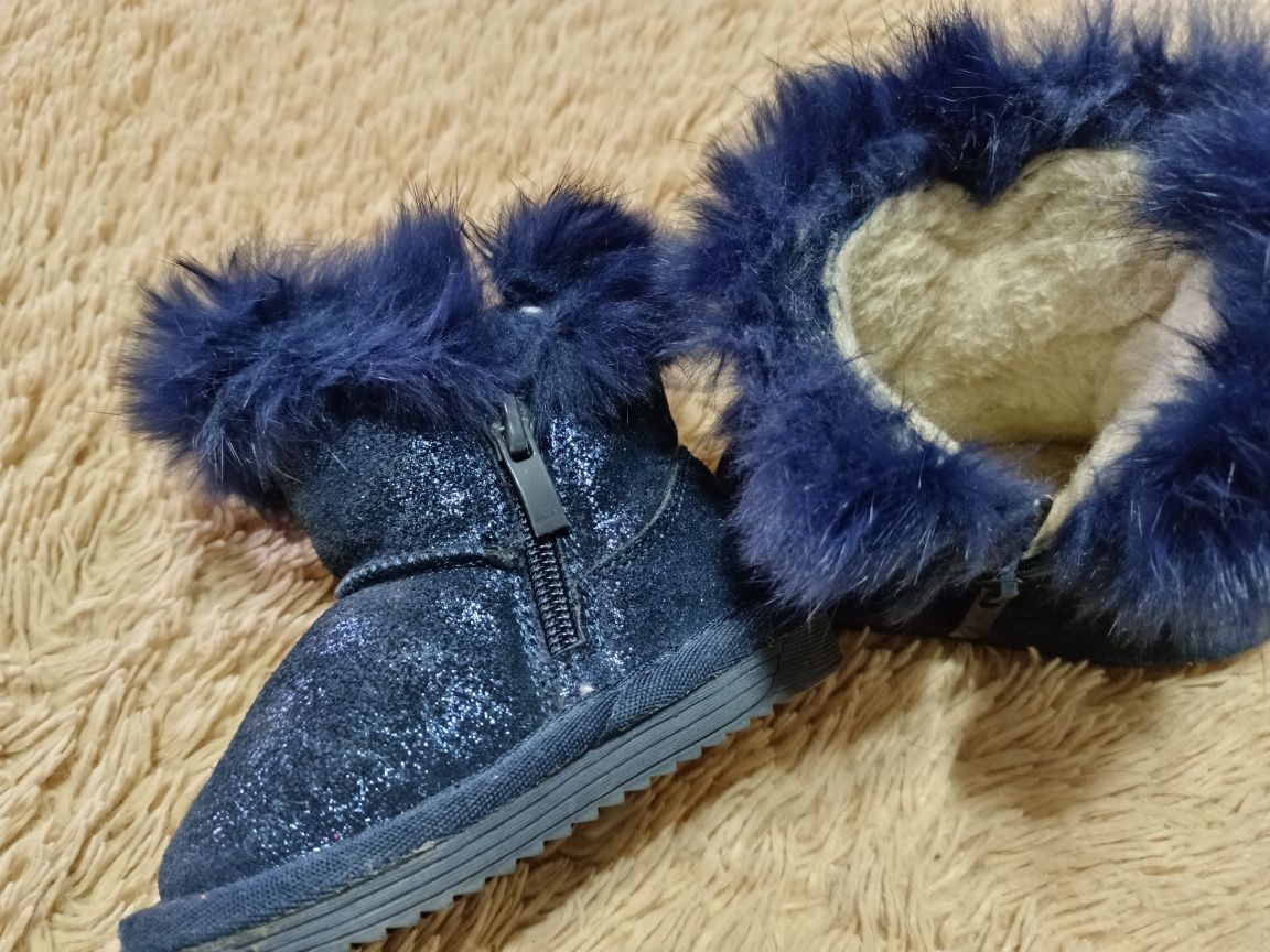 Продам зимние уги на девочку