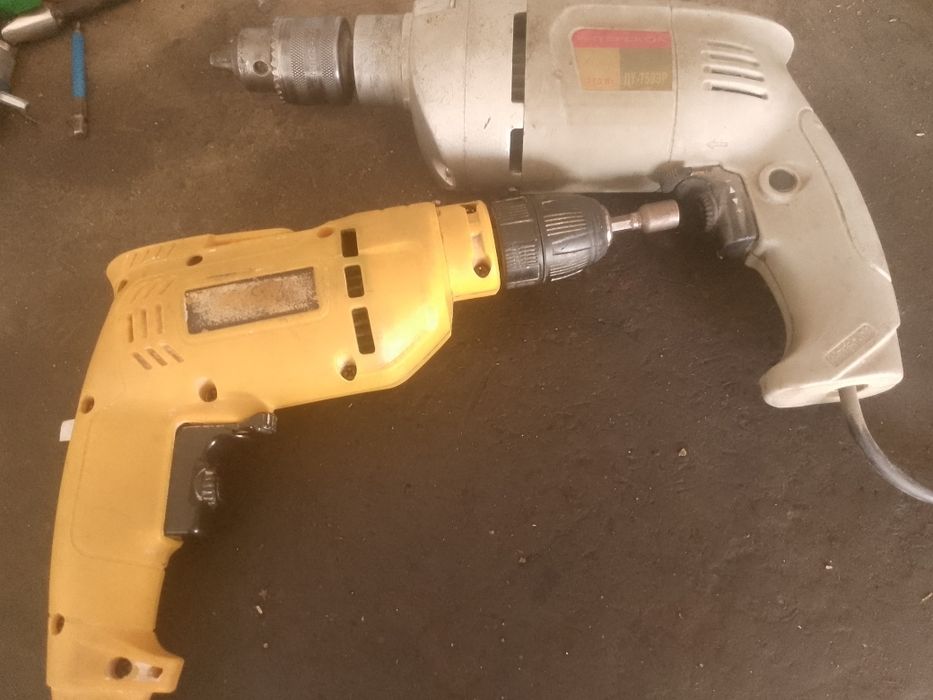 Дрель ударная рабочий