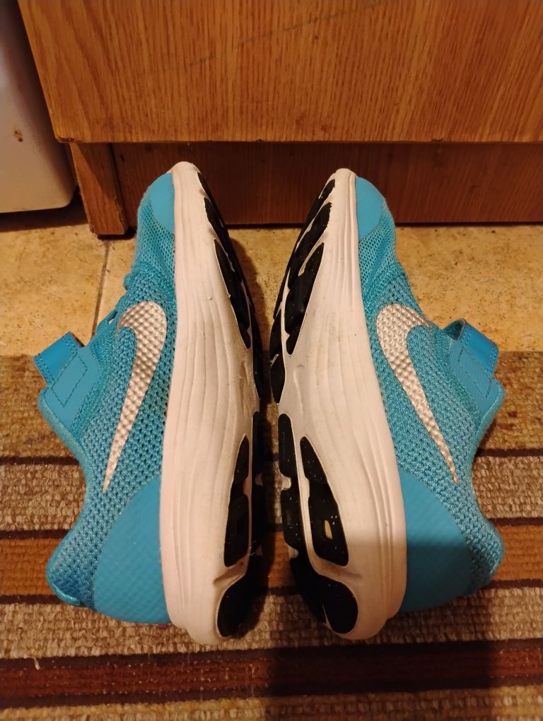 Детски маратонки Nike 30 номер,15лв.