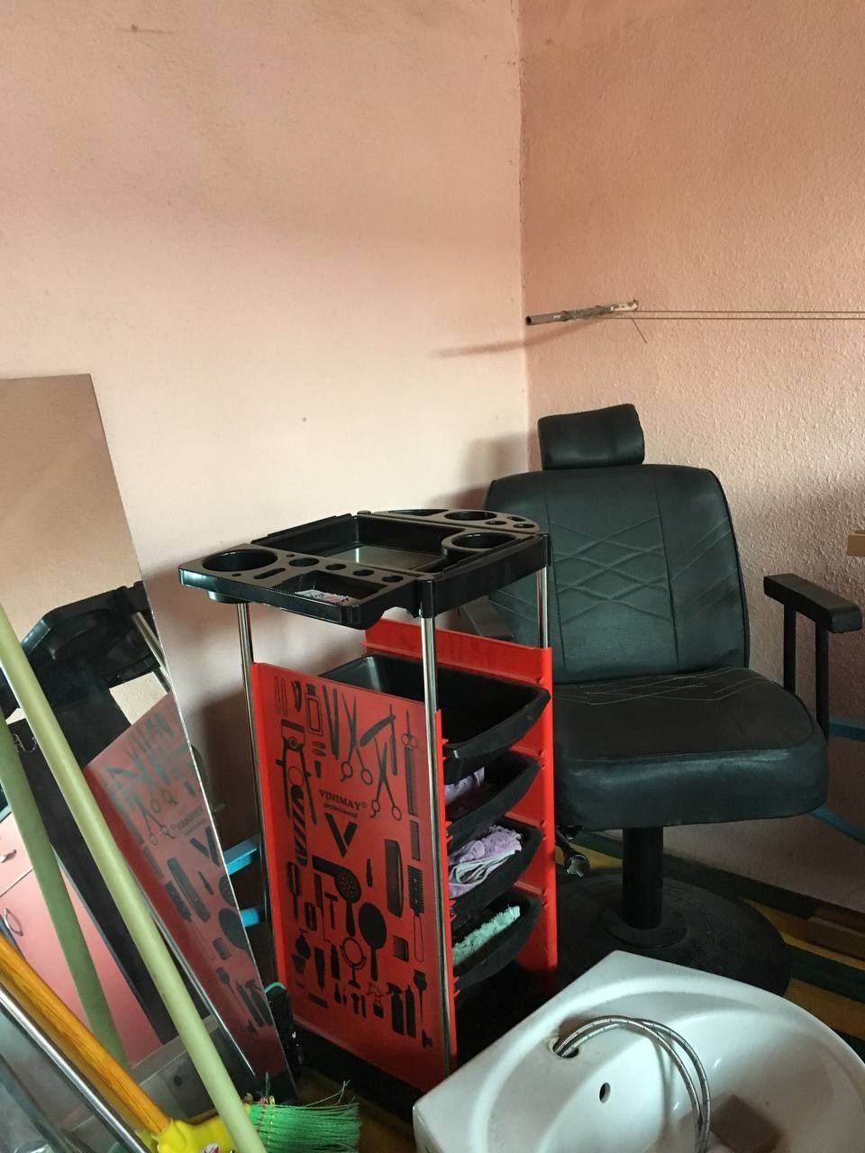 Sartaroshlar mebeli