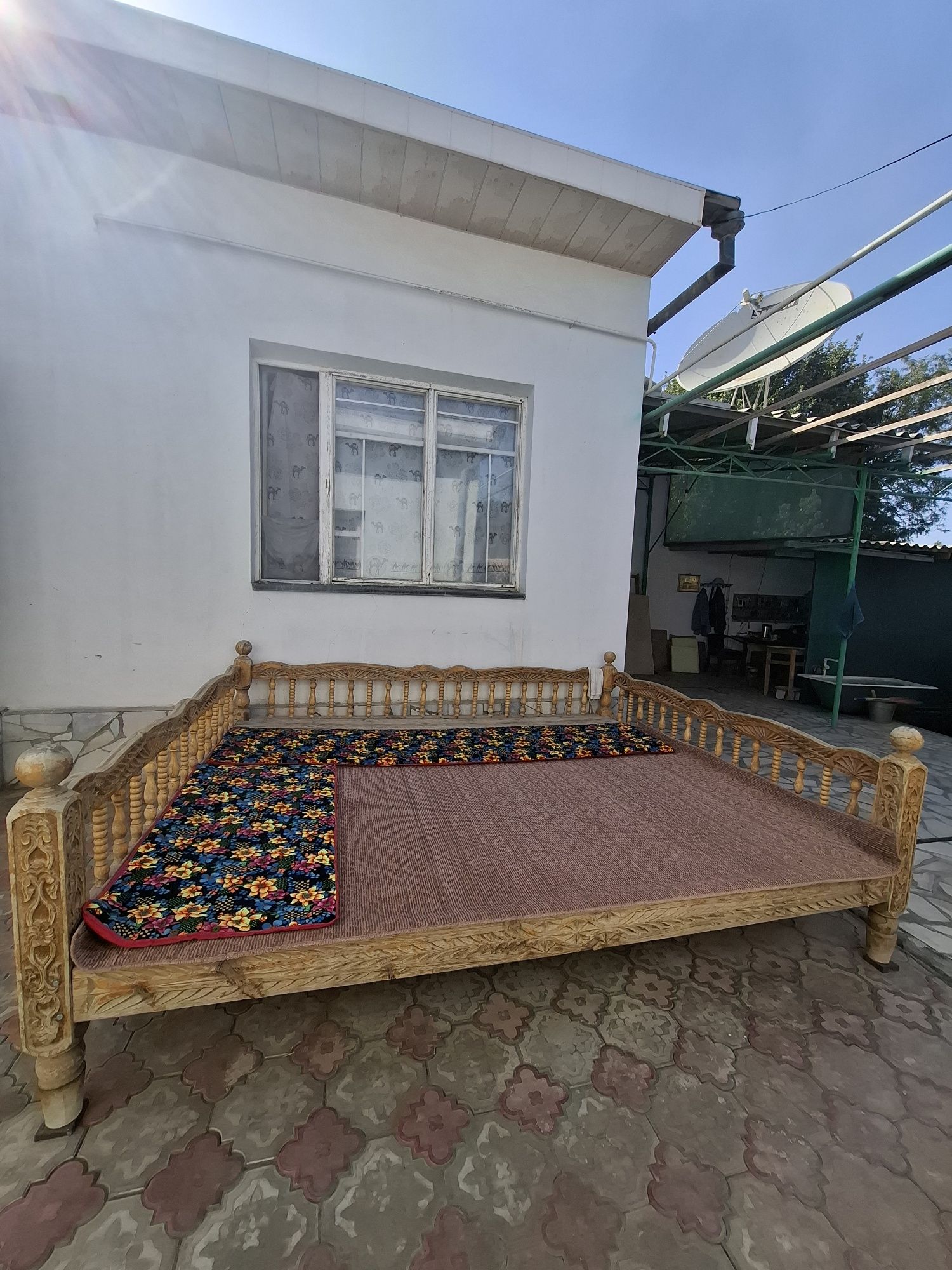 Judayam yaxshi holatdagi hovli uchun kravat sotiladi