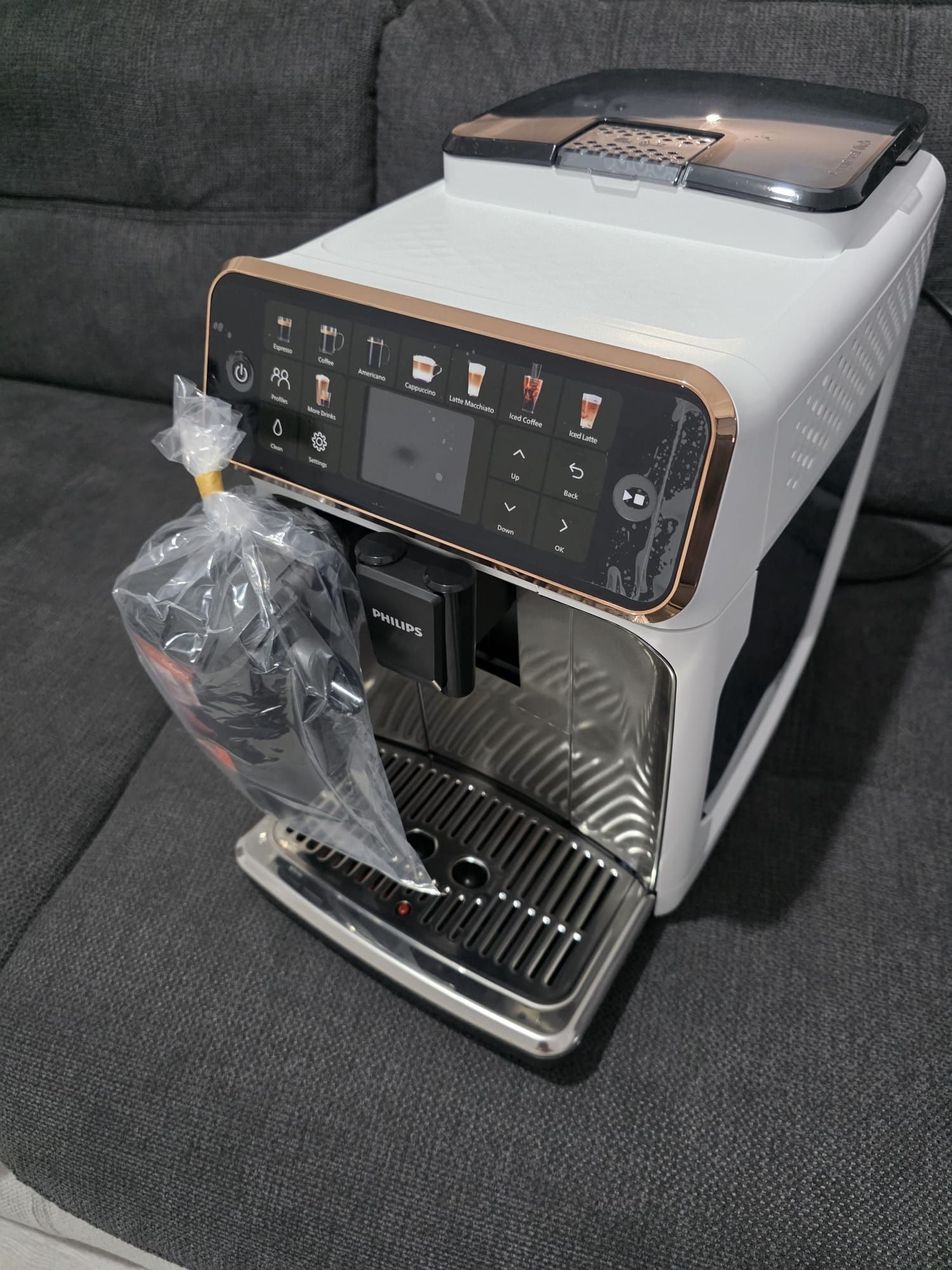 Espressor automat Philips seria 5500 ediție limitată