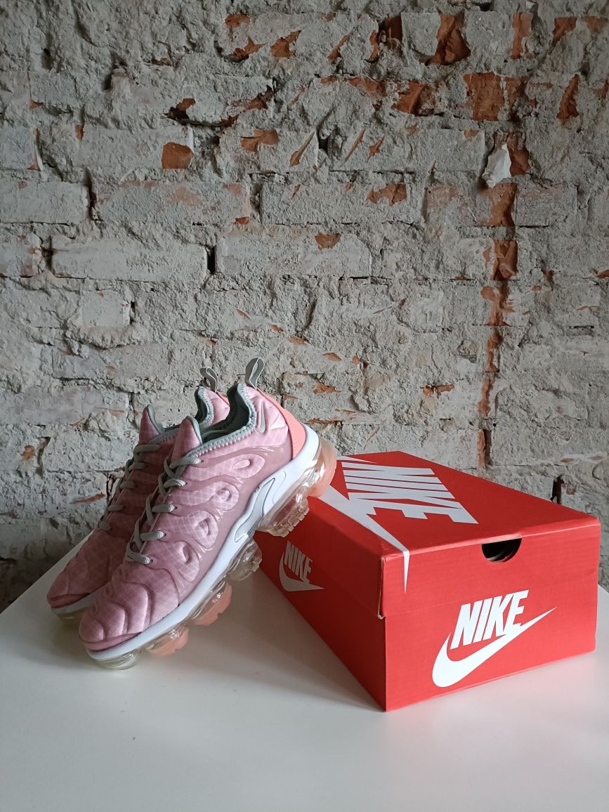 Nike Air Vapormax Plus 37,37.5,38,38.5,39,40