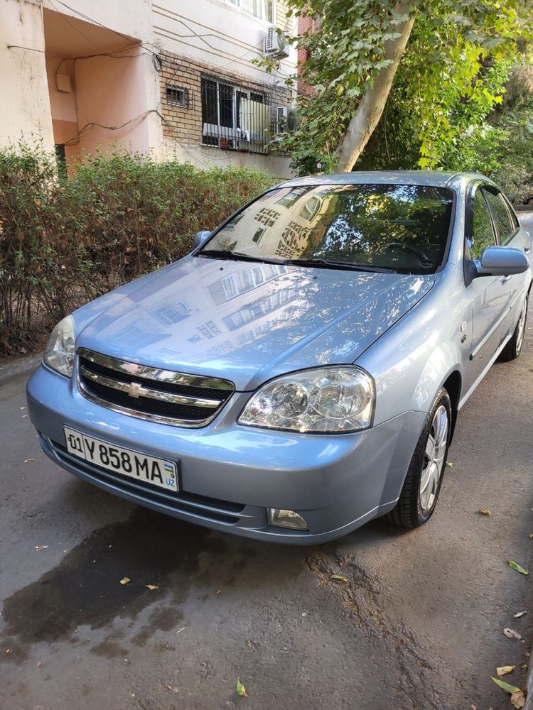 Lacetti MT sotiladi