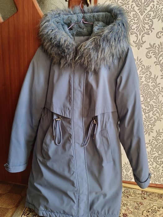 Продам куртку 4000т