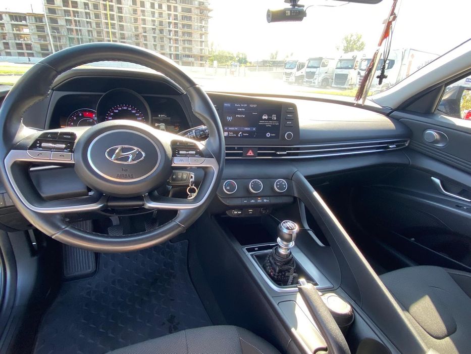 Hyundai Elantra 2023