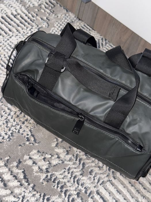 Продаю компактную спортивную сумку, в отличном состоянии