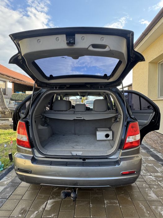 Vând Kia Sorento 2.5