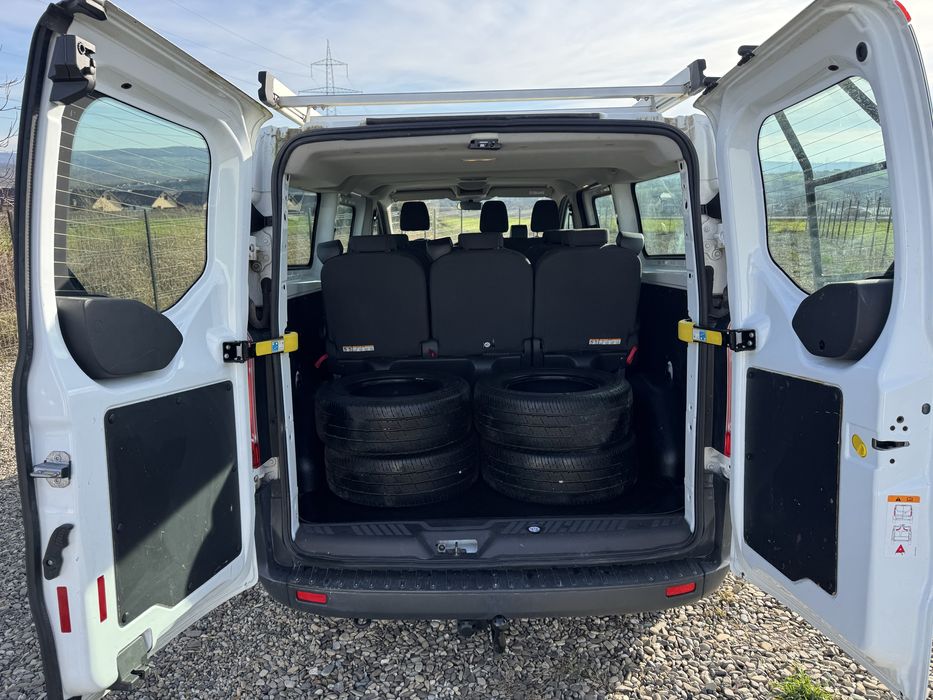 Ford Transit Cutom 9 Locuri 2015 cu doar 73.000 KM!