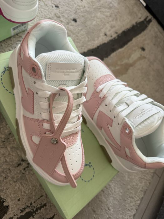 Off White ‘Out of office’