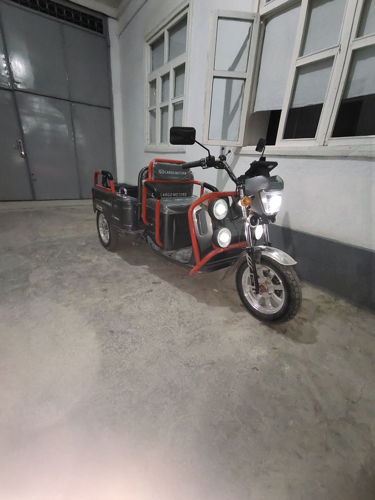 SKUTER  largo motors