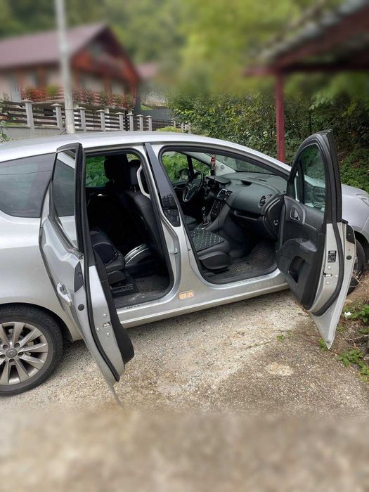 Vând Opel Meriva