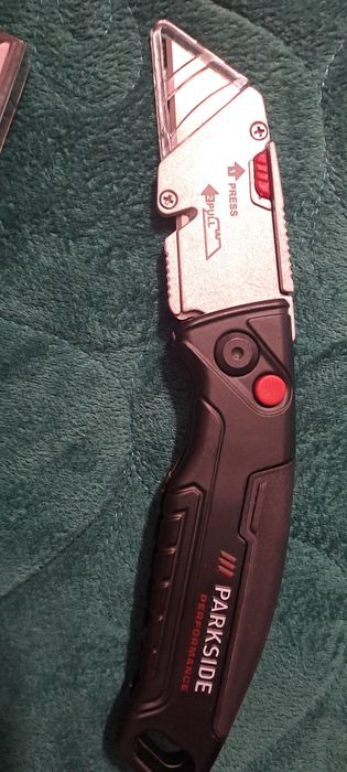 Briceag pt taiat mochete