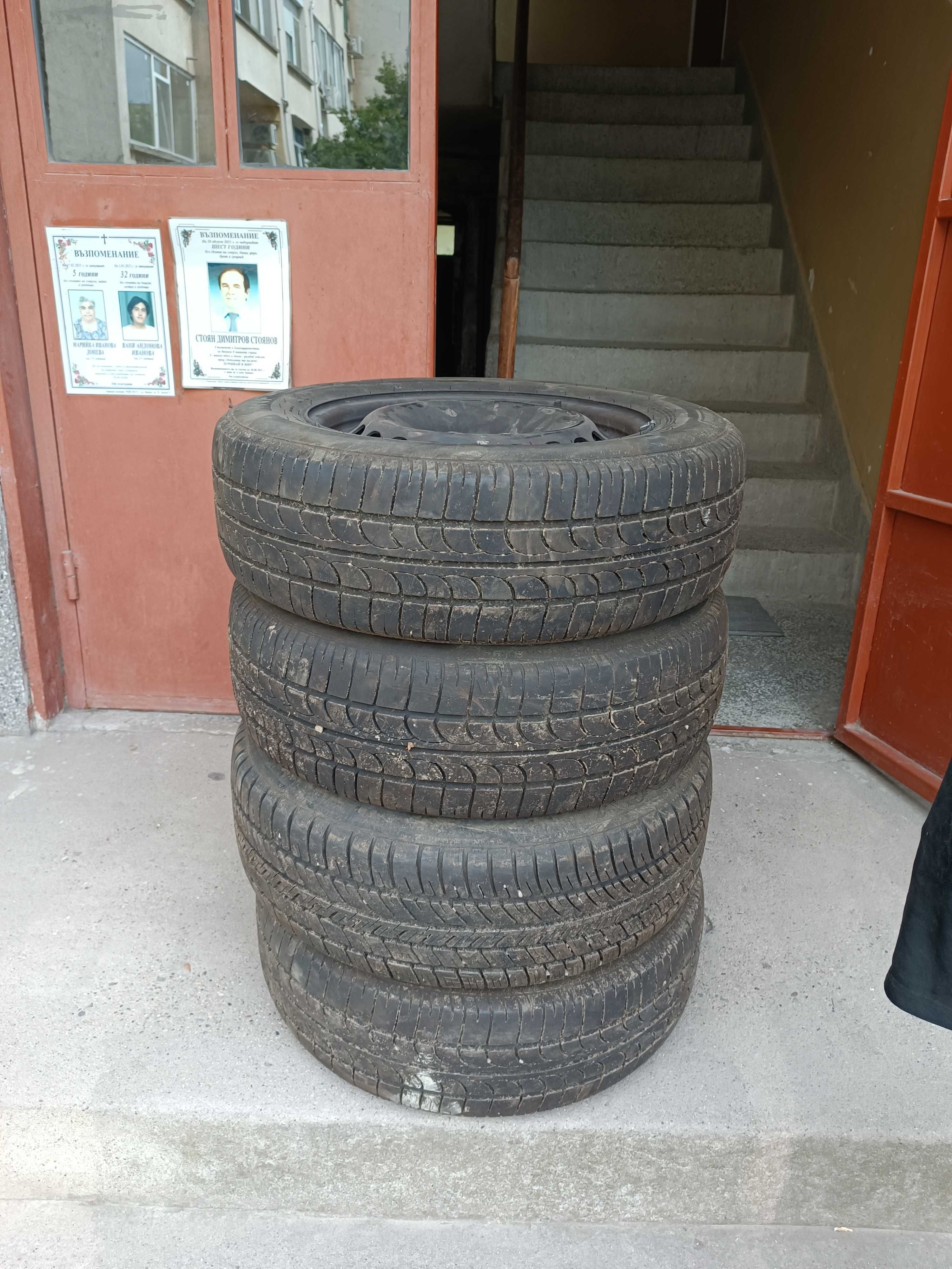 Гуми с джанти от Volkswagen Passat 5,5,размер 195/65R15