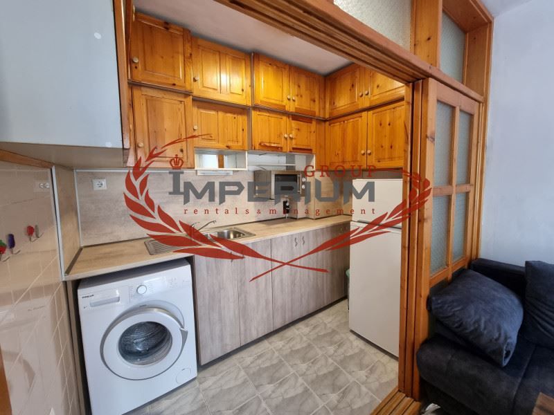 Дава се под наем Едностаен апартамент в Варна, Спортна зала - 44 кв.м за 306 € - Снимка #2