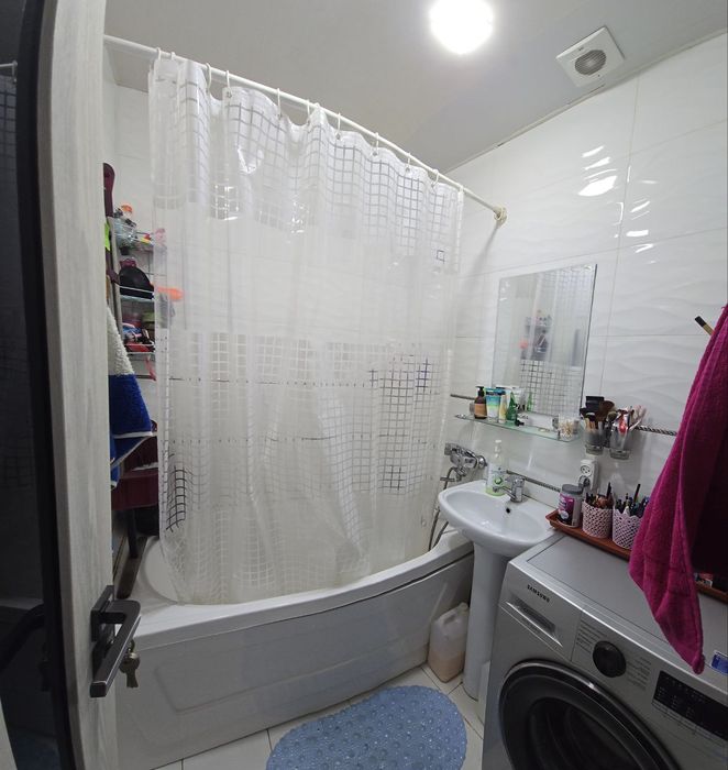 Своя квартира 18 квартал 2х комнатная переделанна в 3х