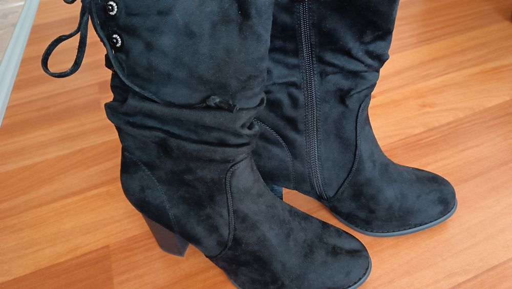 НОВИ!Дамски боти велурени