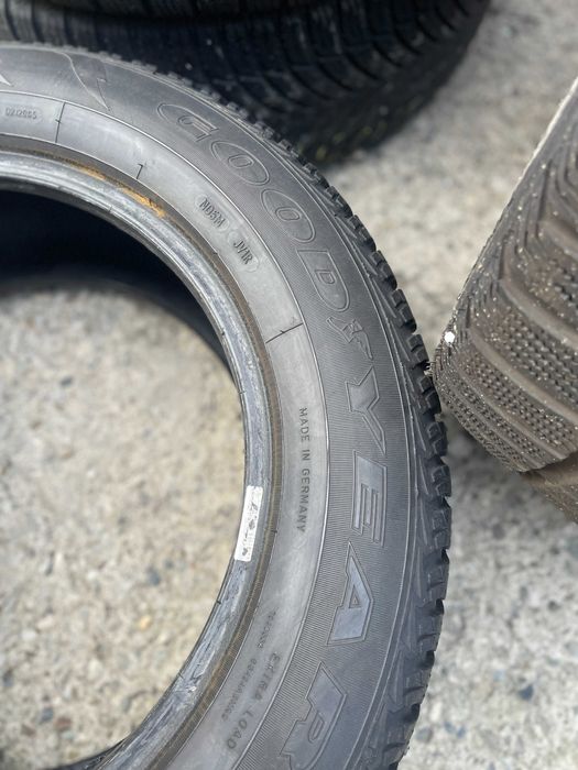 4x 215 60 16 Goodyear Ultragrip ICE