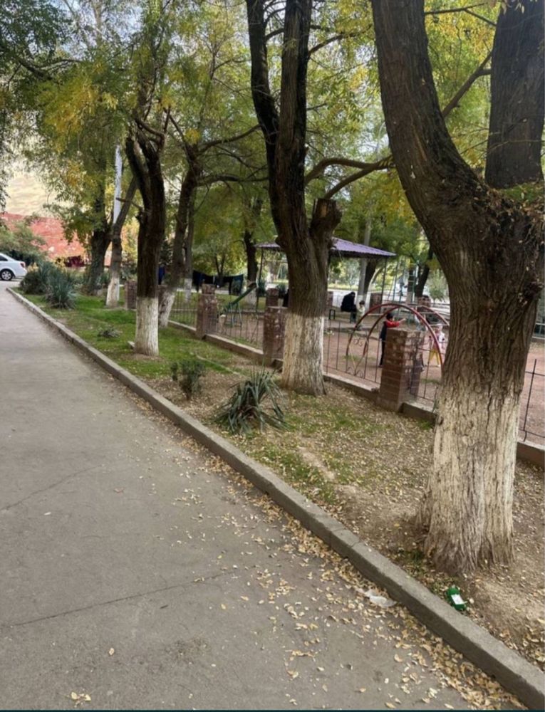 Юнусабад 2 1/1/4 Под бизнес 37м2 Срочно продается