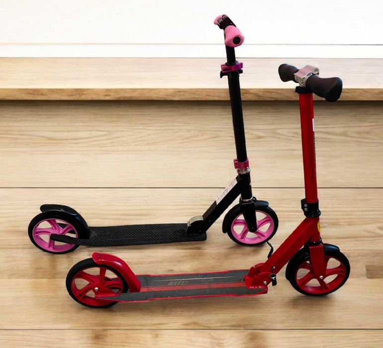 Детски/и за възрастни/ тротинетки Ферари и Кривит