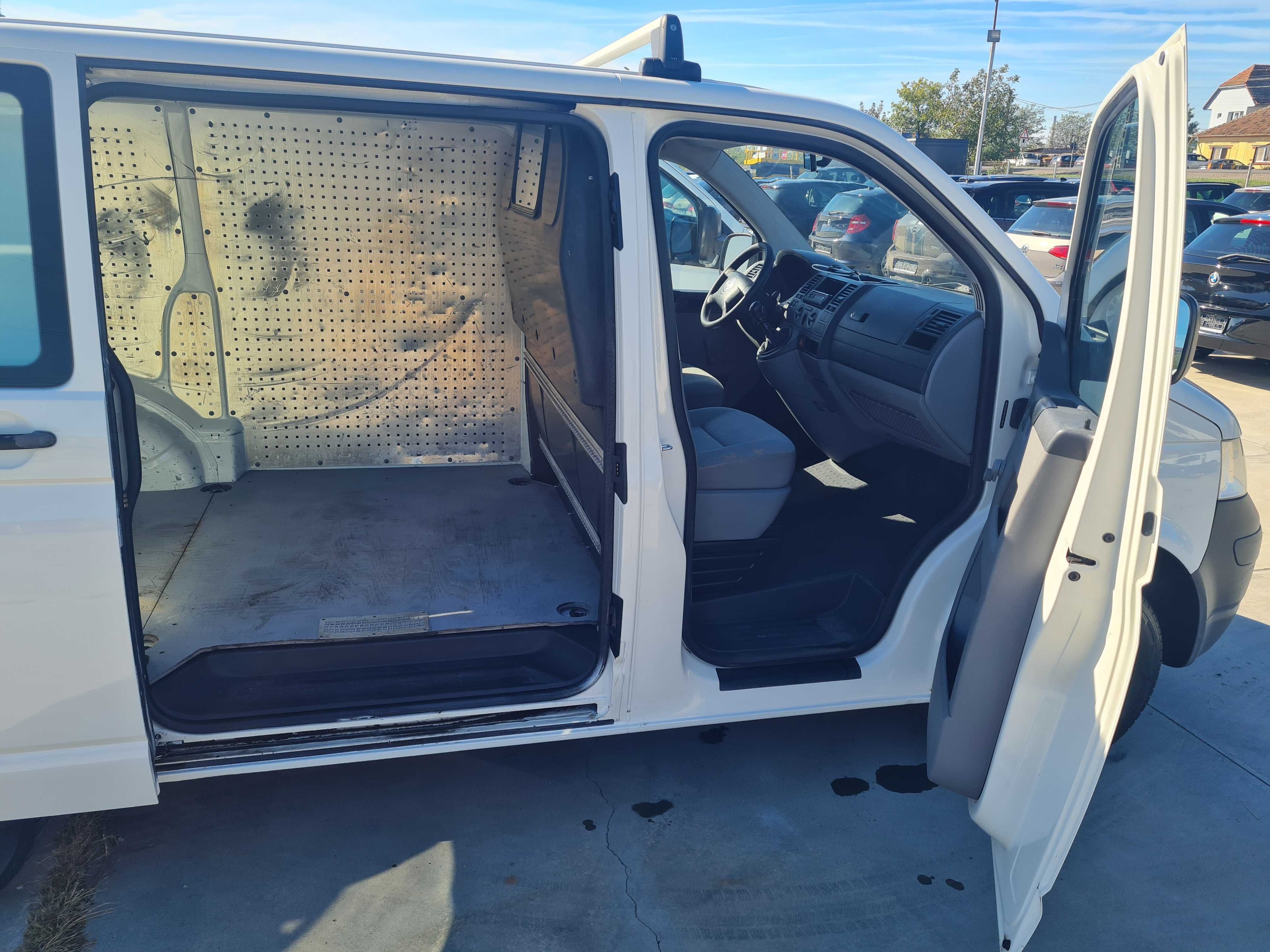 VW T 5   1.9 TDI   an 2007  cash sau rate