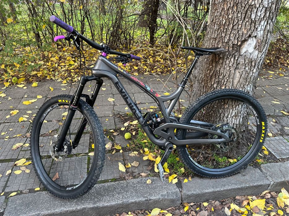 Карбоново ендуро Evil Insurgent 29