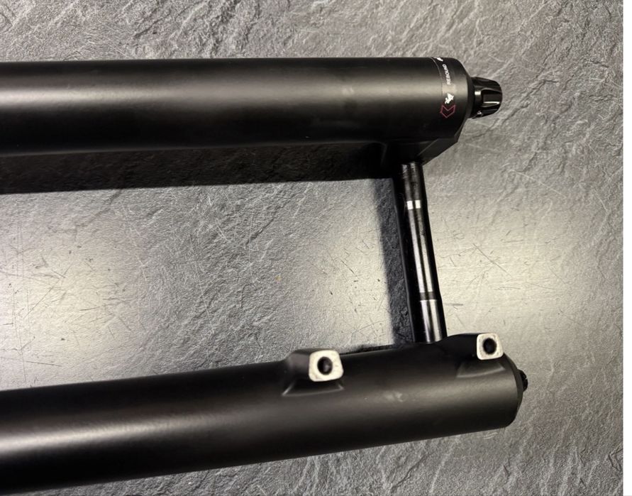 Вилка Rockshox Boxxer Ultimate 2025