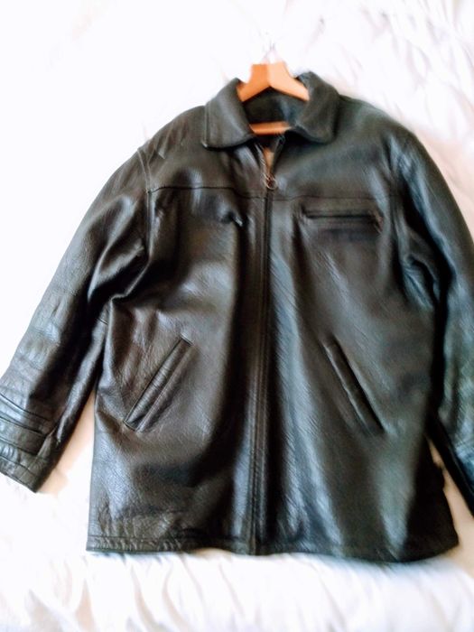 Продавам запазено кожено /телешки бокс/ мъжко яке