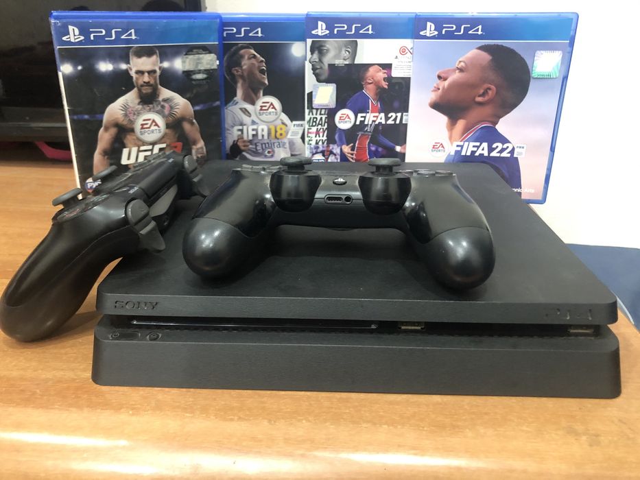 Playstation 4 slim
