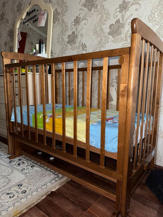Детская кроватка