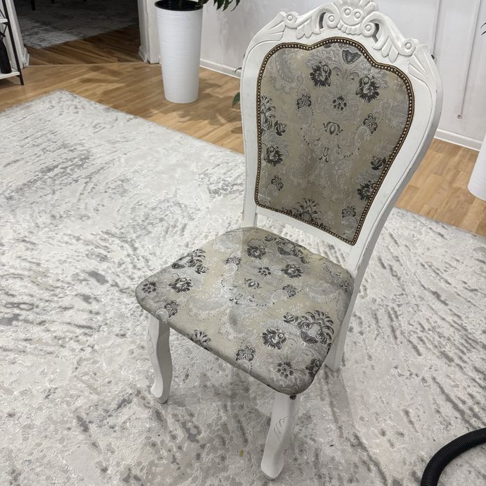 Продам стулья 4 штуки