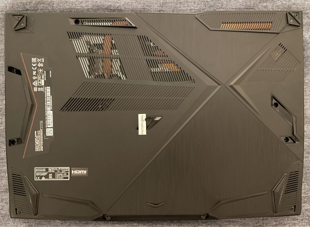 Геймърски лаптоп MSI GF63 Thin 10SCXR