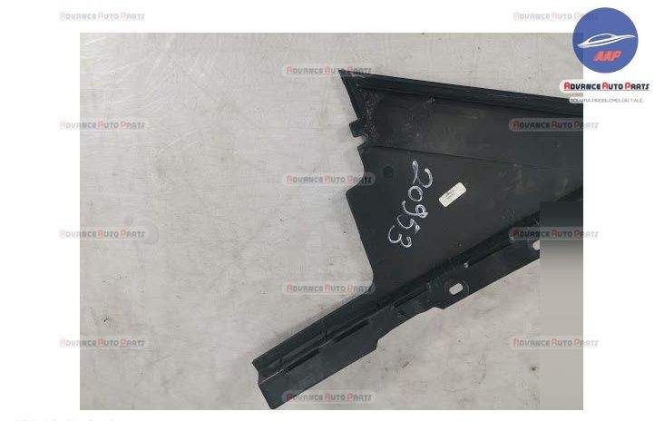 Орнамент Стълб Ц Външен За Врата Дясна Задна Оригинален Ланд Ровер / L