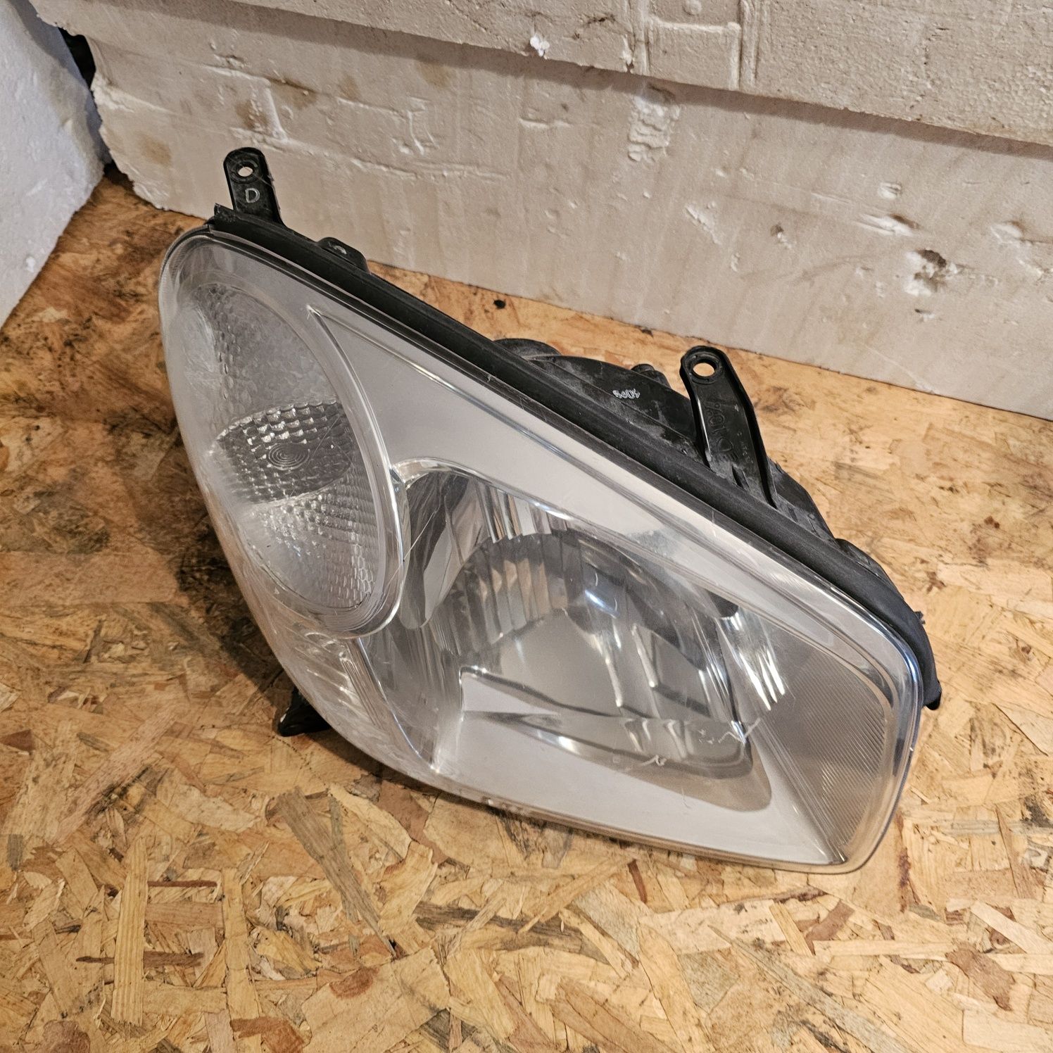 Фар за Toyota RAV4 II SUV (06.2000 - 11.2005), позиция: дясна