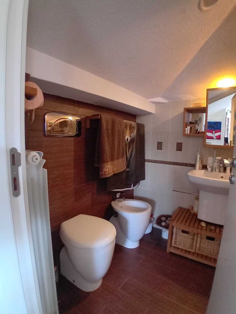 Продава се Къща в Банкя - 380 кв.м за 2105 €/кв.м - Снимка #6