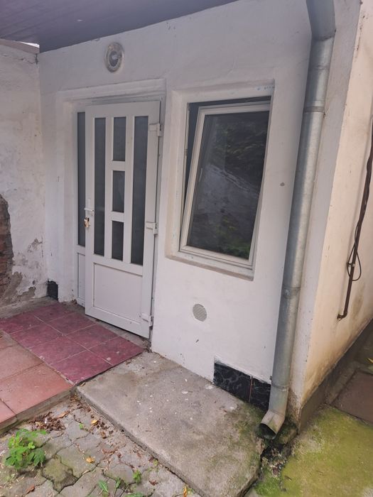 Închiriez garsoniera