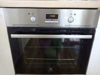 Cuptor electric Electrolux EOA345OAOX

Cuptorul este in stare excelent