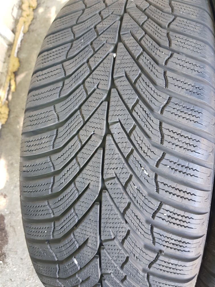 235/45/18  kumho