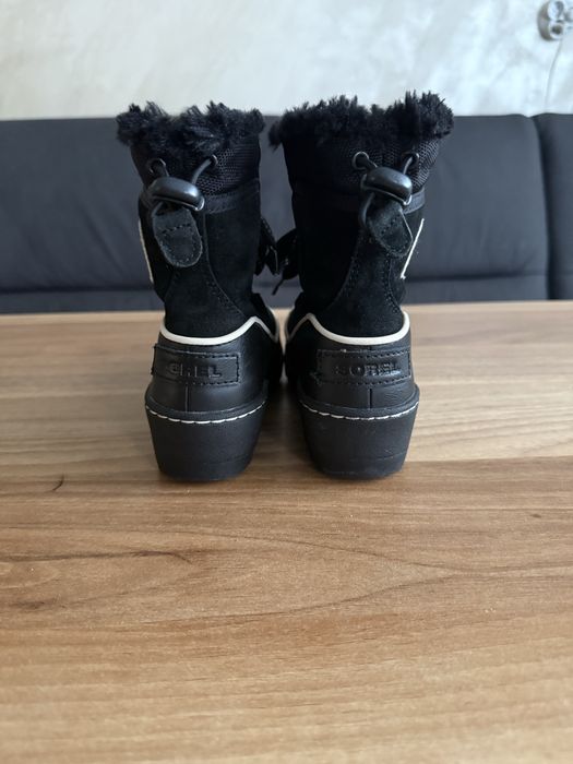 Детски зимни ботуши Sorel. Водоустойчиви с естествен велур и кожа.