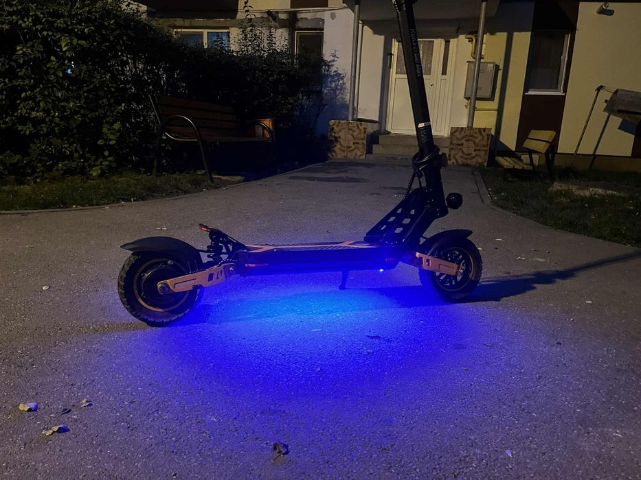 Vând trotineta Kukirin G2 Max