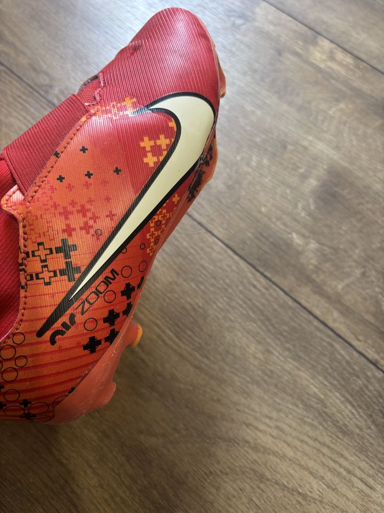Бутонки Nike